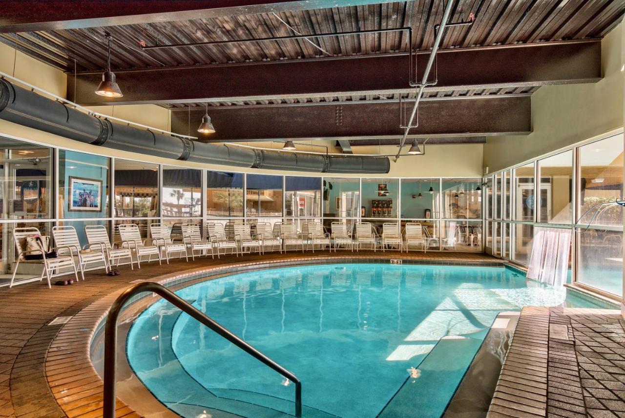 Pelican Beach Resort Condos Destin Bagian luar foto